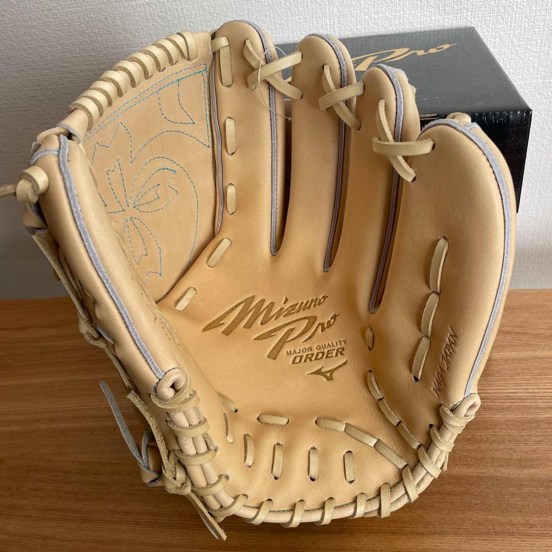 ミズノプロ　硬式　オーダー　田中将大　投手用　定価71,500円　グラブ