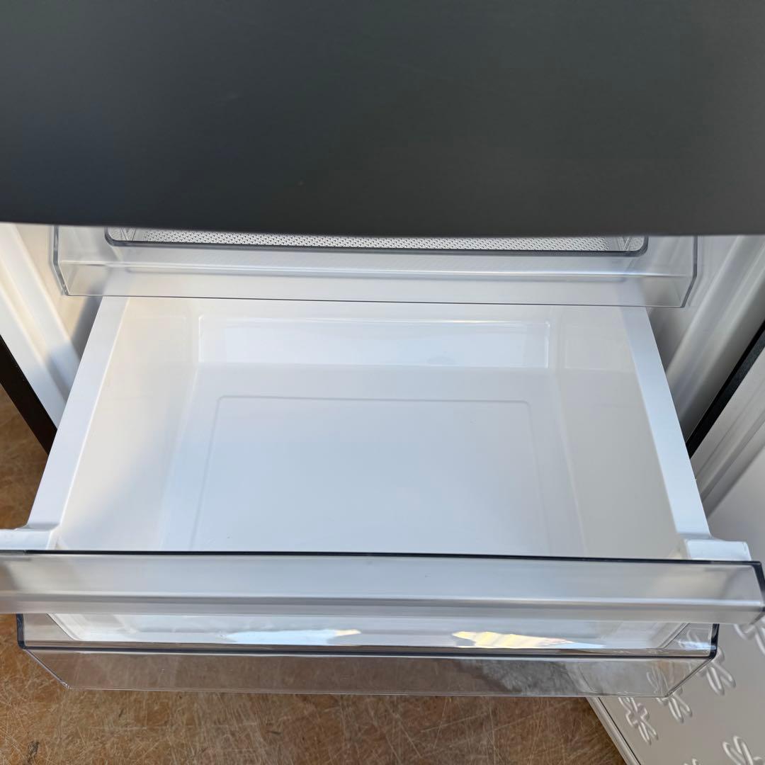 C7517★2023年製★ハイアール　冷蔵庫　グレー　柄入り　自動霜取り　大型