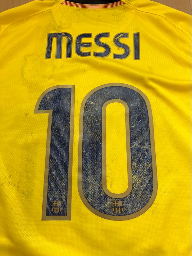 正規品　FCバルセロナ メッシ 10番 ユニフォーム　イニエスタのサイン付き