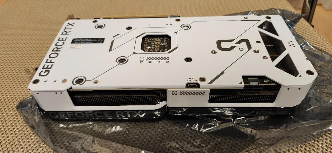 ASUS グラフィックボード DUAL-RTX4070-O12G-WHITE