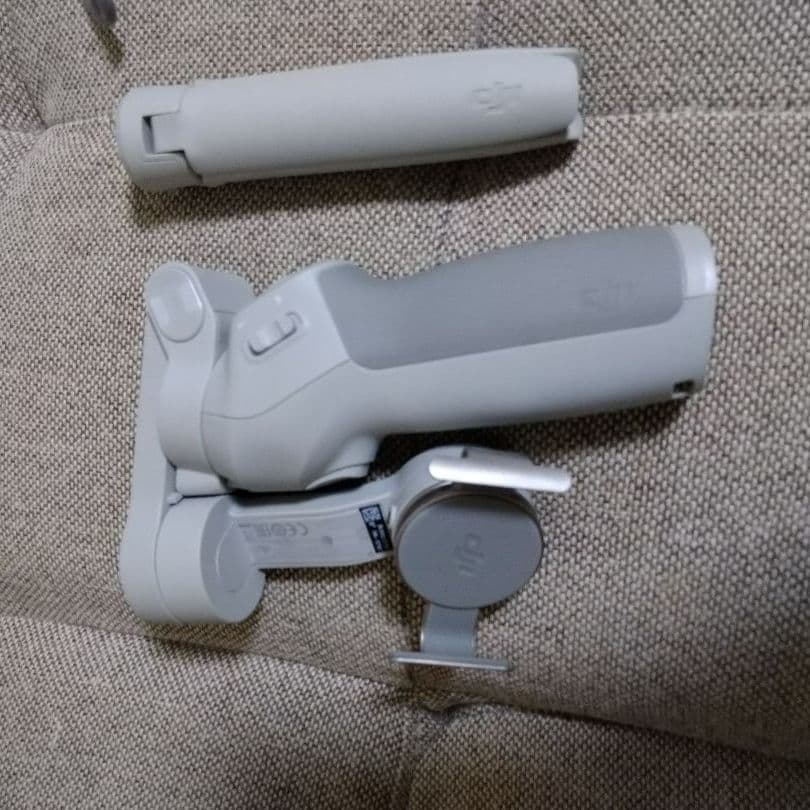 dji OM4 スマホスタビライザー スマホスタンド 自撮り棒 自動追尾 美品