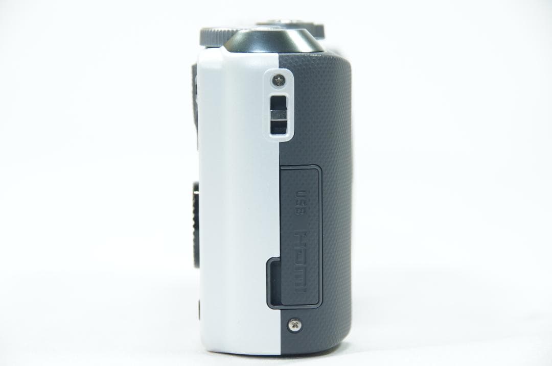 【極美品】 CASIO カシオ EXILIM EX-ZR700 デジタルカメラ