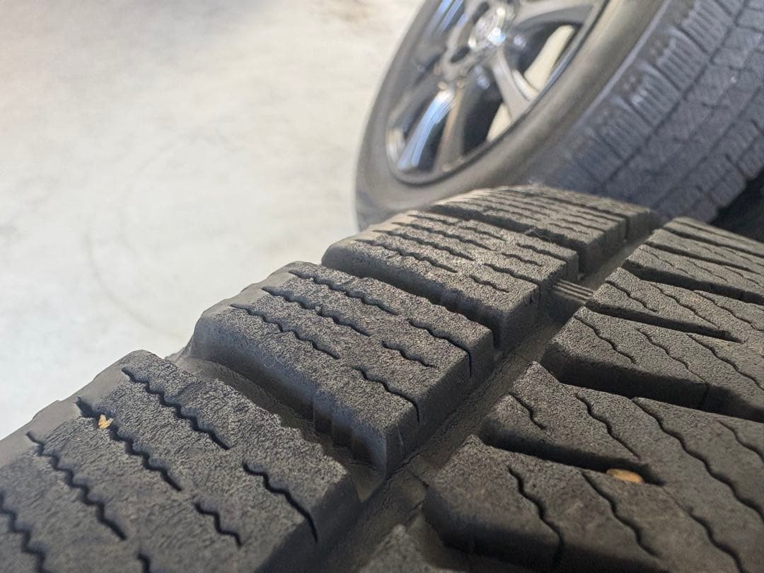 極美品　195/65R15 pcd100 スタッドレス VRX2プリウスカローラ