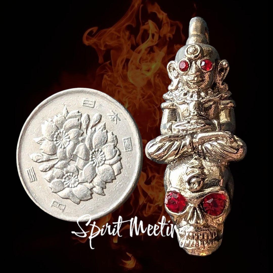 クメール魔術の精霊　ンガン様のペンダント型お守り　ルアンプーウィアン師