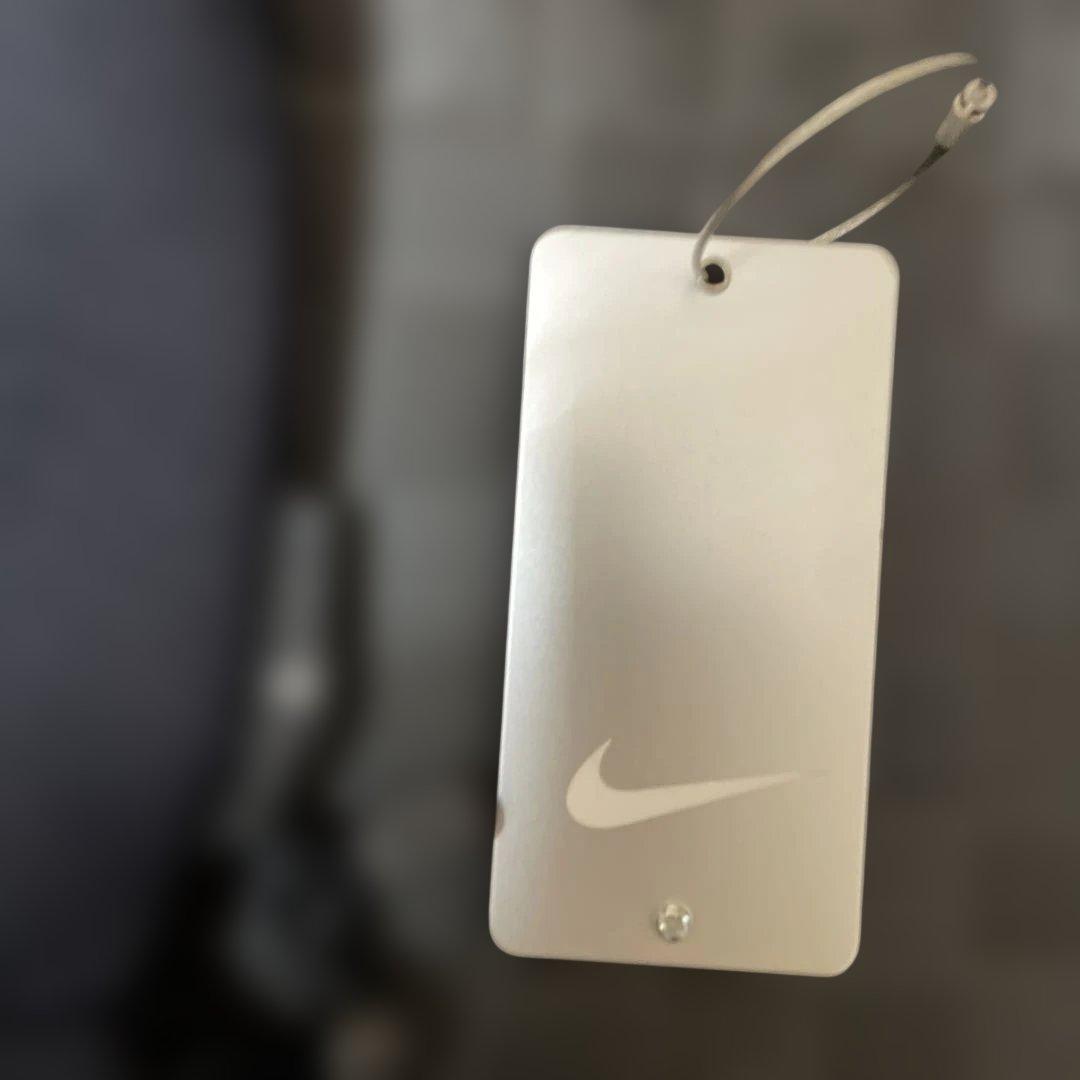 ナイキ　キャディバッグ　ボストンバッグ　新品アイアンカバー　新品ネームタグ付き