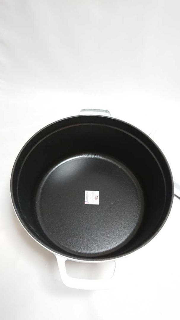 ストウブ ココットラウンド 26㎝ ホワイト