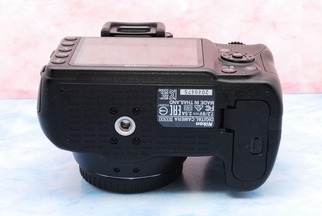 ニコン D3300☆一眼レフカメラ☆バッグ付☆美品＆S数少☆初心者向け