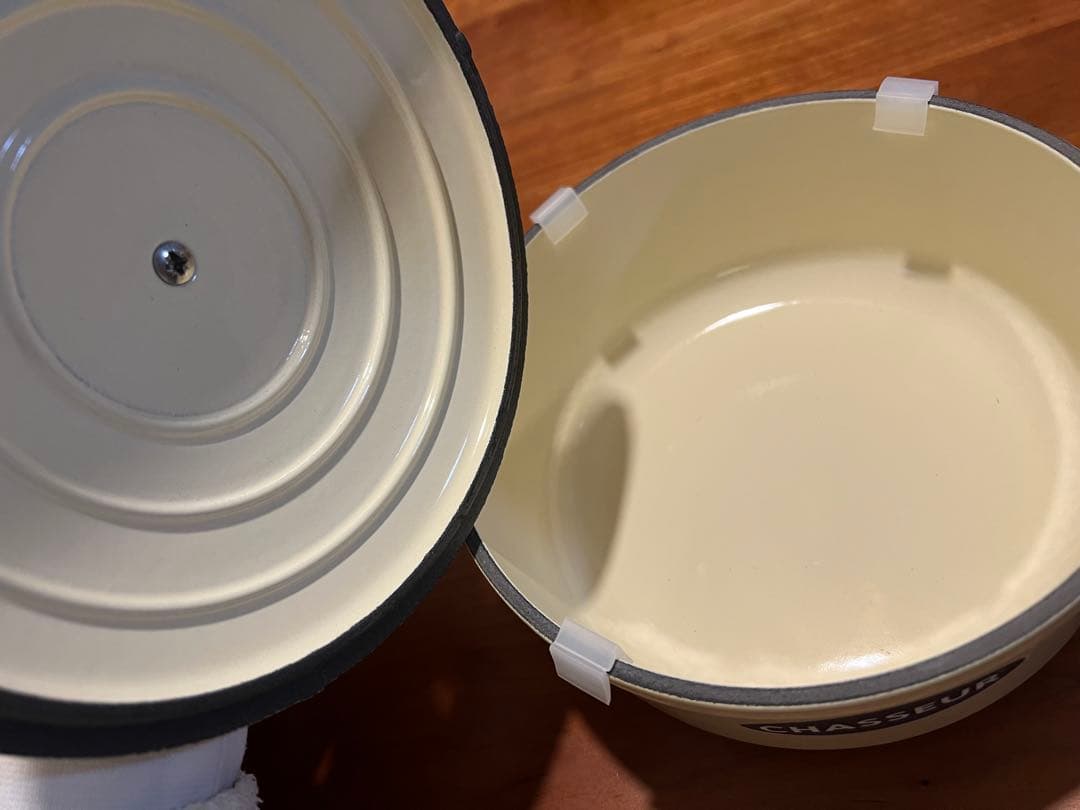 シャスール　ココットロンド　18センチ　クリーム