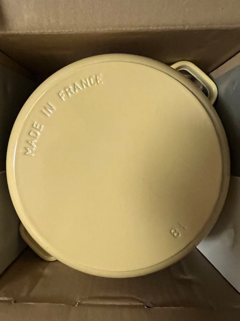 シャスール　ココットロンド　18センチ　クリーム