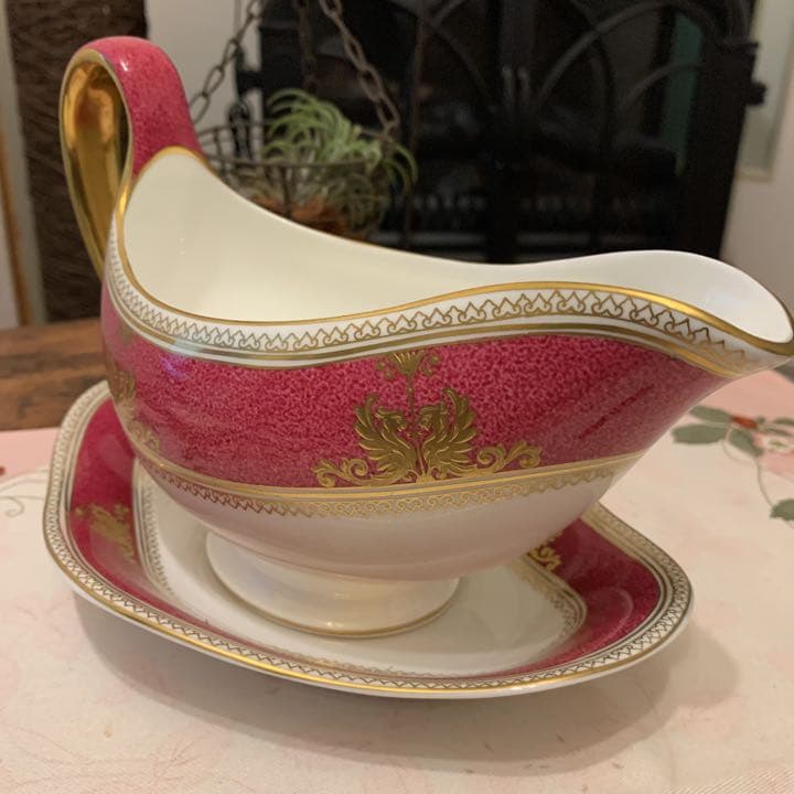 ウェッジウッド コロンビア　パウダールビー　ソースボード