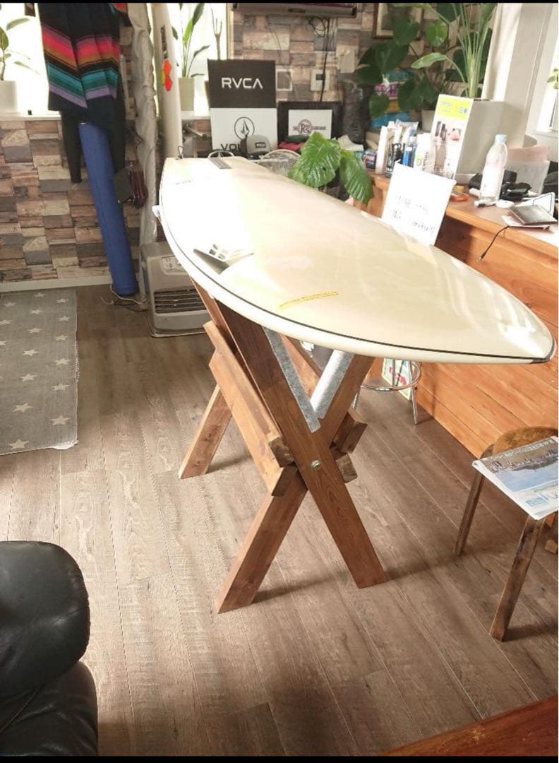 サーフボード用木製メンテナンススタンド