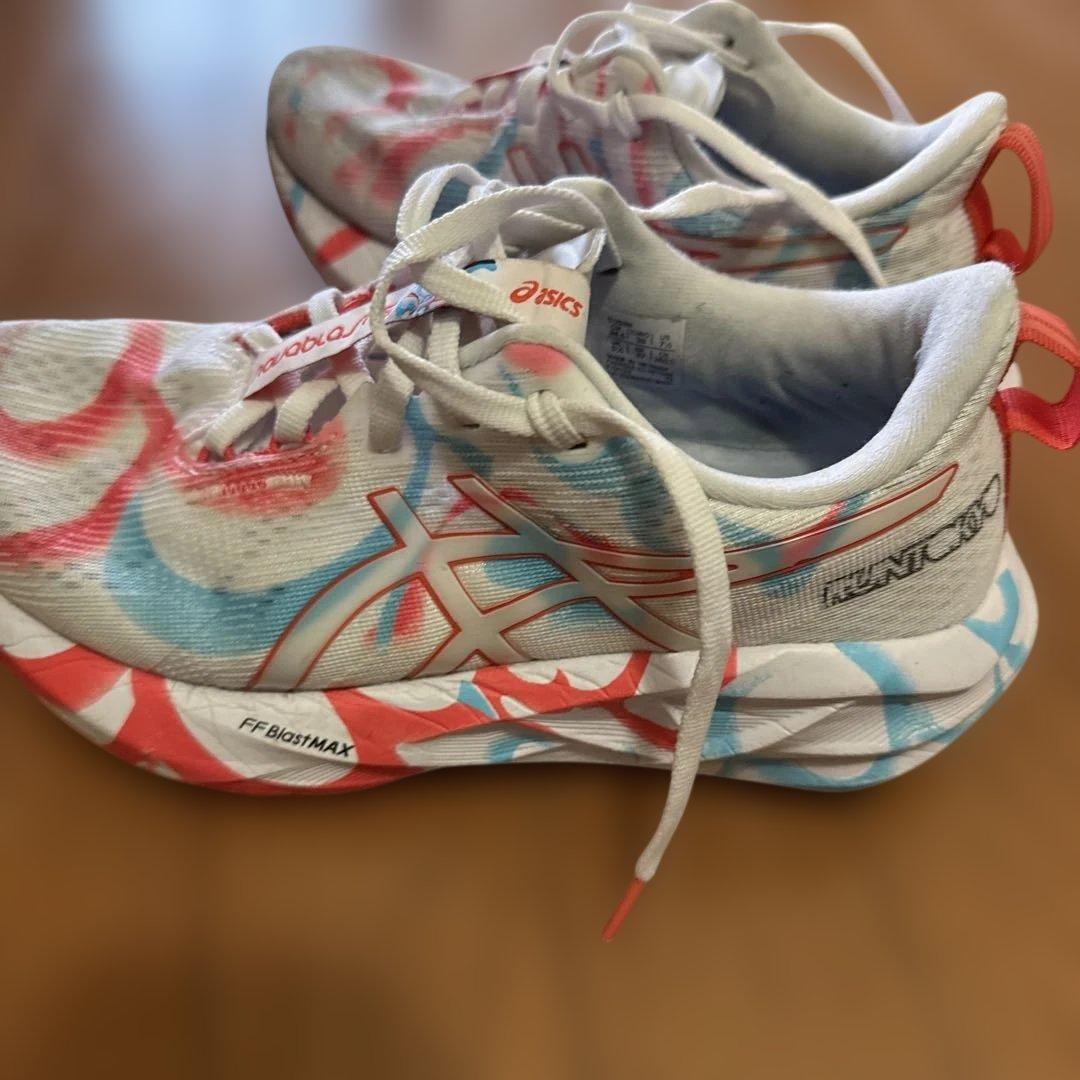東京マラソン2025 限定モデル　アシックス NOVA BLAST5
