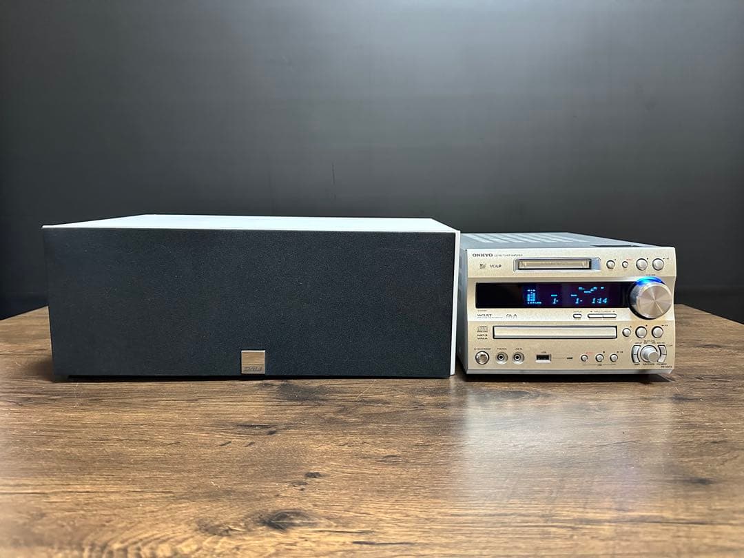 美品　DALI センタースピーカー ZENSOR VOKAL ホワイト