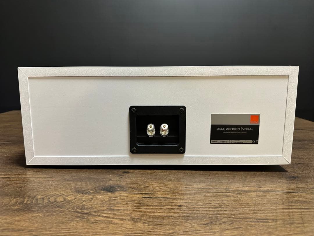 美品　DALI センタースピーカー ZENSOR VOKAL ホワイト