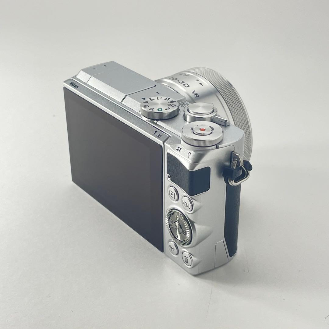 【ショット数200・返品保証】Nikon1 J5 標準レンズキット