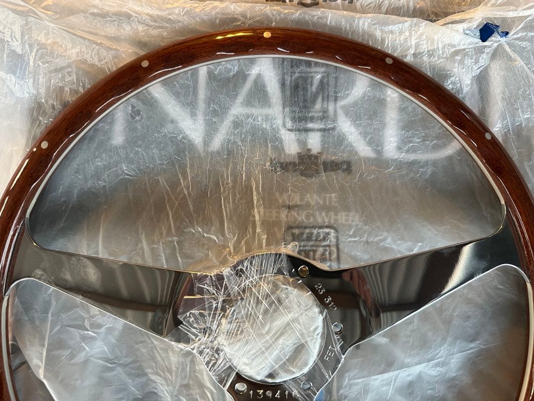 ナルディ　ウッドステアリング アニバーサリーモデル 380mm ランクル未使用品