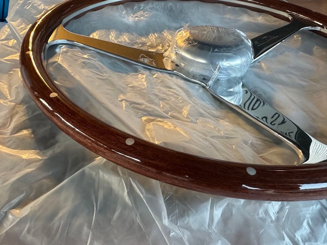 ナルディ　ウッドステアリング アニバーサリーモデル 380mm ランクル未使用品