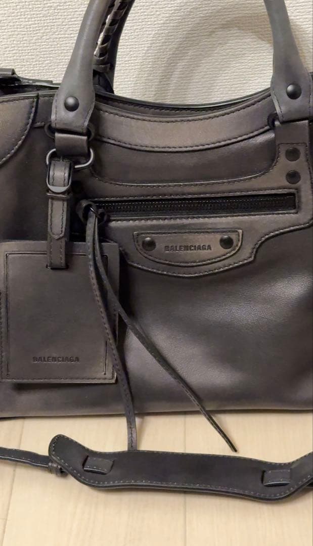 BALENCIAGA ネオクラシックシティー ミディアム　city