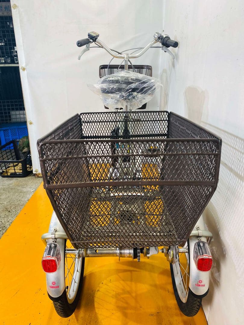 送料無料条件付き　YAMAHA PAS 電動アシスト自転車三輪車(18/16型)