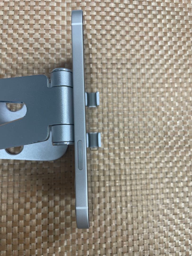 iPhone 12 64 GB ホワイトSIMフリー【8262】