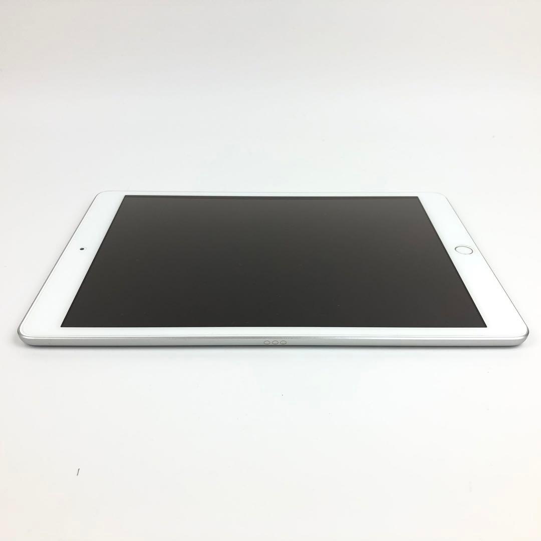 【極美品】 iPad 第8世代 32GB シルバー