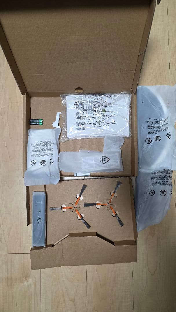 【美品】Kyvol S31 ロボット掃除機 本体　吸引 水拭き両用　自動ゴミ収集