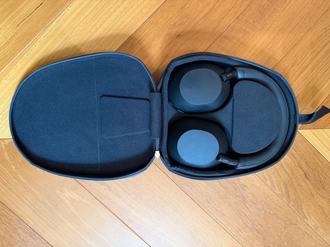 ソニー　ワイヤレスヘッドホンWH-1000XM5 SONY