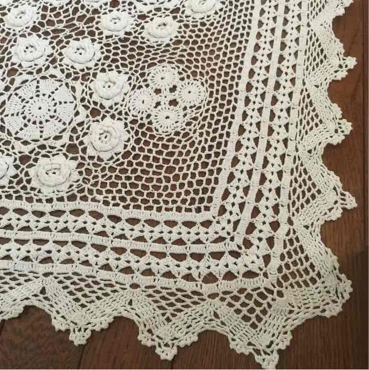 新品手編みレースマルチカバー