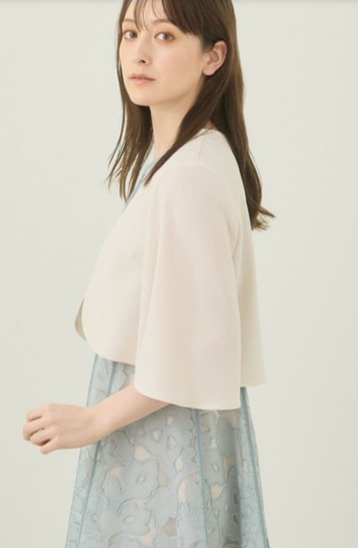 ANAYI バックサテンフレアスリーブボレロ