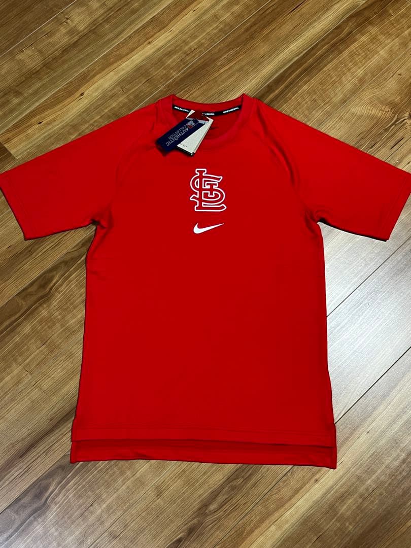 カージナルス パフォーマンスTシャツ USサイズS（日本サイズM相当）