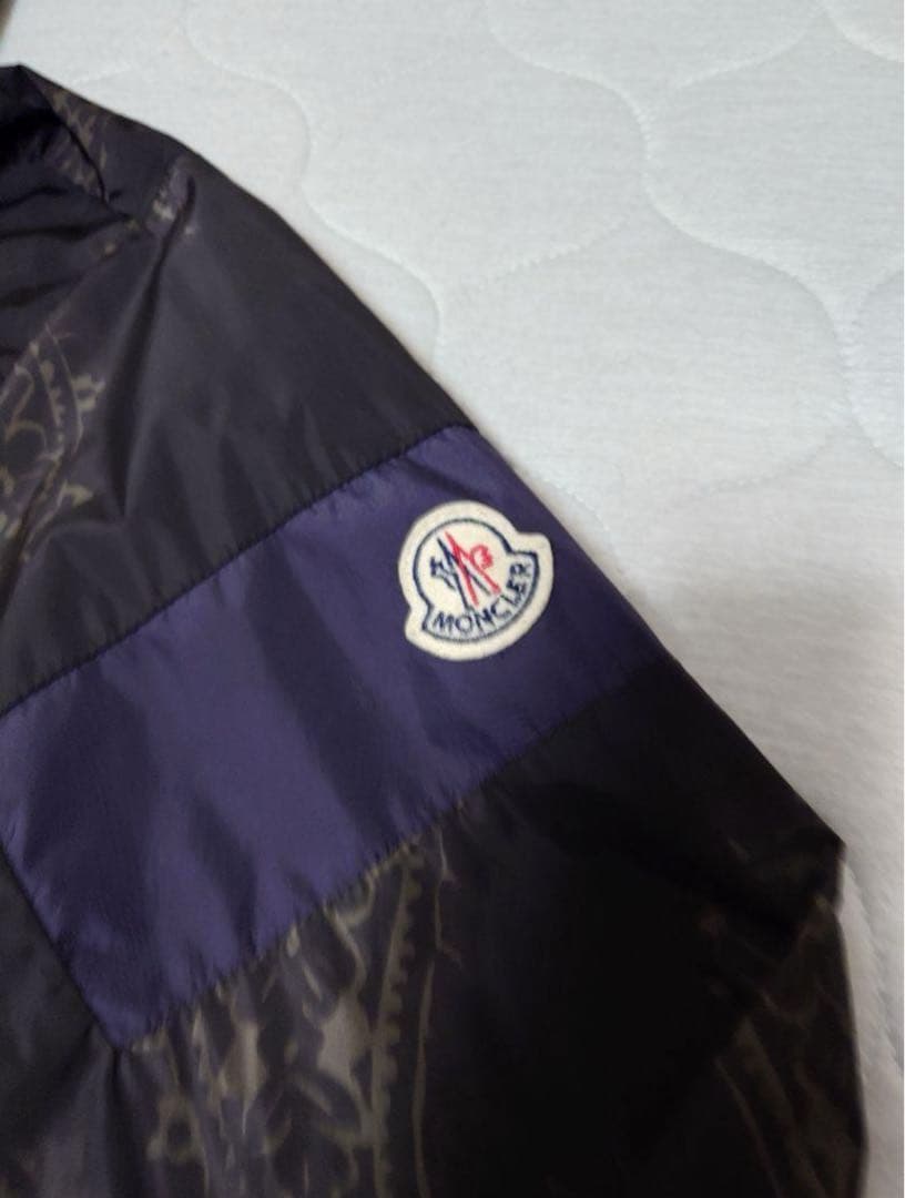 t*n様 【MONCLER】【ルーマニア製】モンクレール ジップアップパーカー