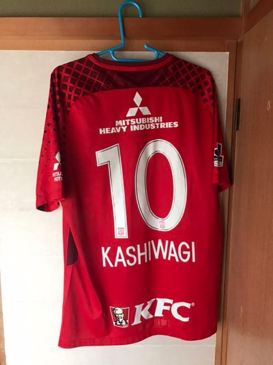 アザラシ様サッカーJリーグ浦和レッドダイアモンズユニフォーム　トレーニングウェア