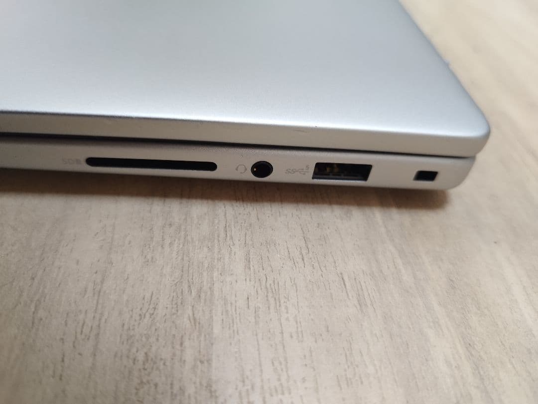 DELL ノートPC シルバー フルHD