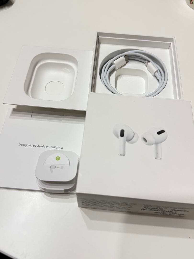【美品】Apple AirPods Pro（第1）＋おまけ×2‼️