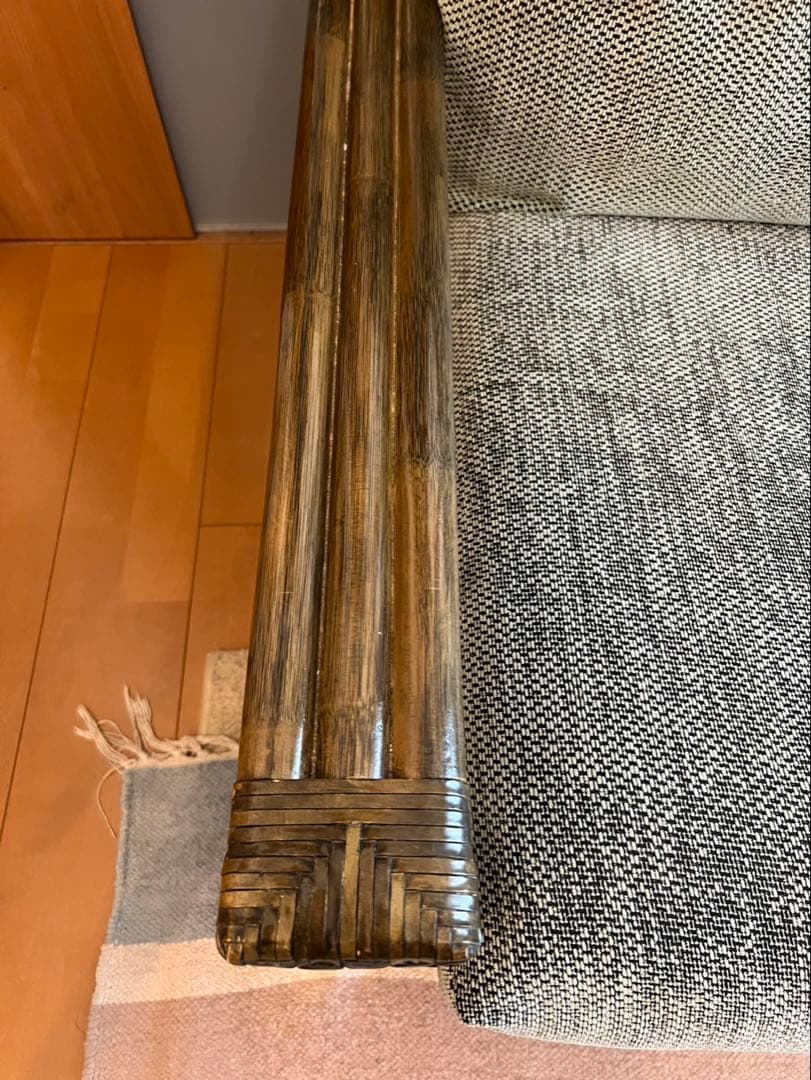 KAZAMA グレー布製2人掛けソファ