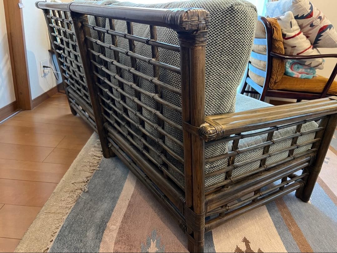 KAZAMA グレー布製2人掛けソファ