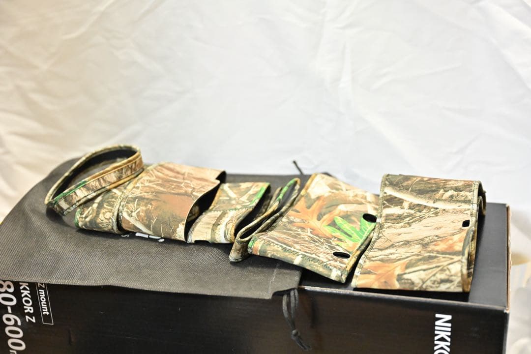 NIKKOR Z 180-600mm f/5.6-6.3 VR 迷彩カバー等付き