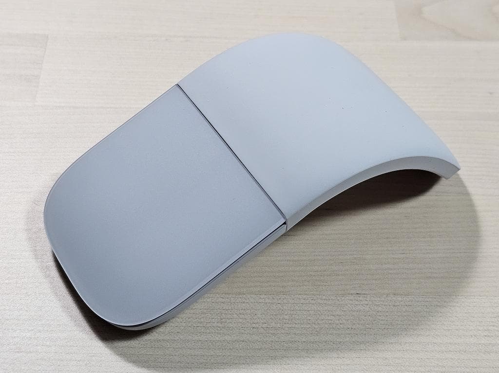 Surface Pro 9 WiFiモデル（専用キーボード・マウス付き）