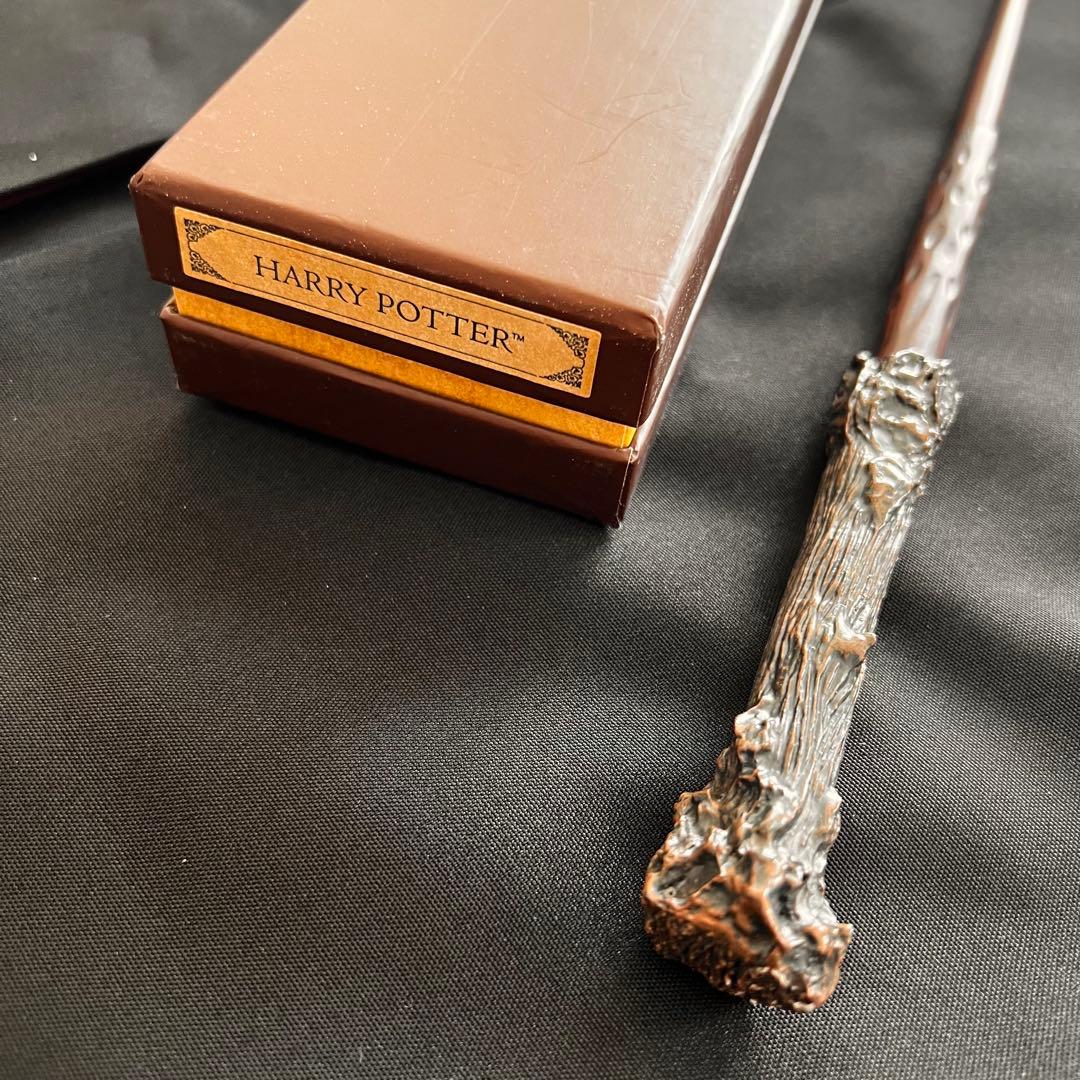 【美品】ハリーポッター 公式ローブ＆ネクタイ＆杖 3点セット