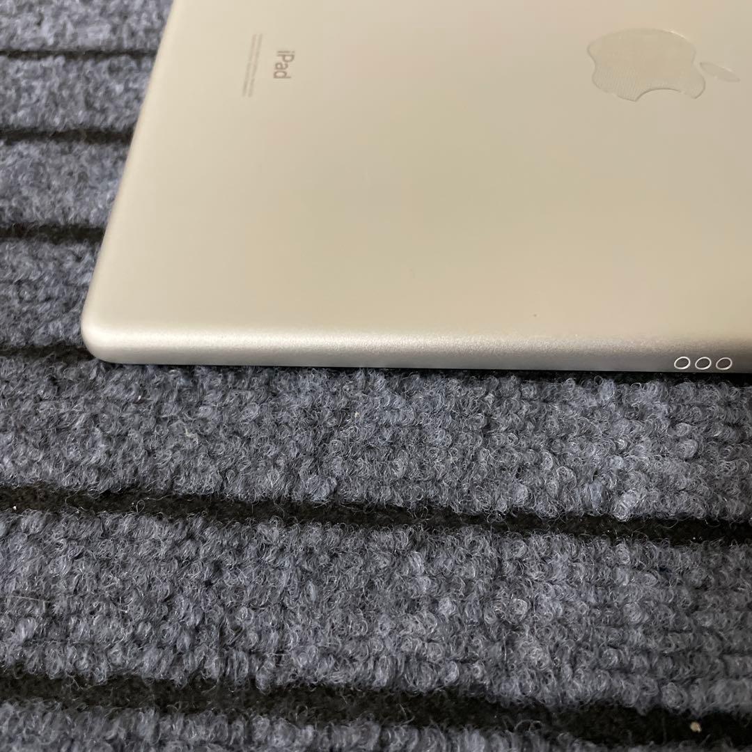 114 iPad 7世代 32GB SIMフリー シルバー