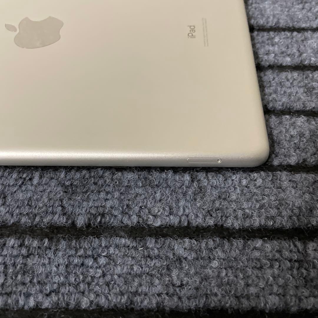 114 iPad 7世代 32GB SIMフリー シルバー