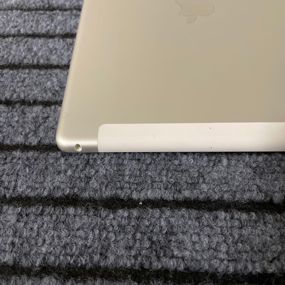 114 iPad 7世代 32GB SIMフリー シルバー