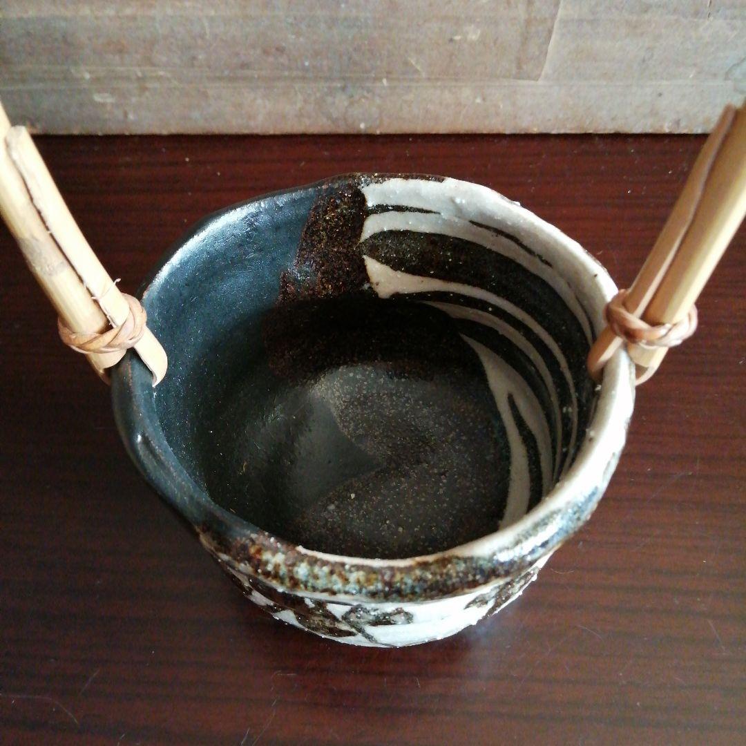 美濃焼　加藤仁　黒織部掛花入　10cm