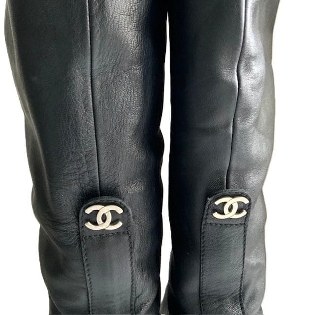 CHANEL 39(24.5cm) 黒レザー ロングブーツ CC ウェッジソール