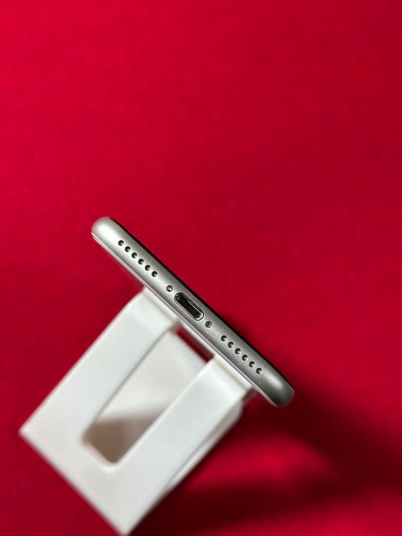 【0705】iPhone SE3第3世代スターライト 64GB simフリー