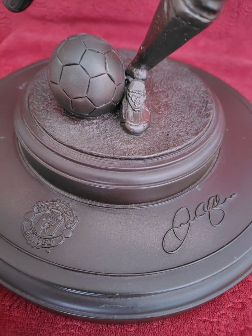 デビッド・ベッカム ブロンズ像