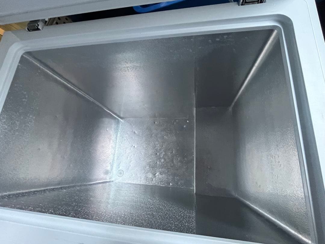 comfeeノンフロン冷凍庫23年198L 送料無料