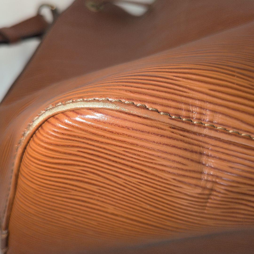 ルイヴィトン エピ プチノエ 巾着 ブラウン