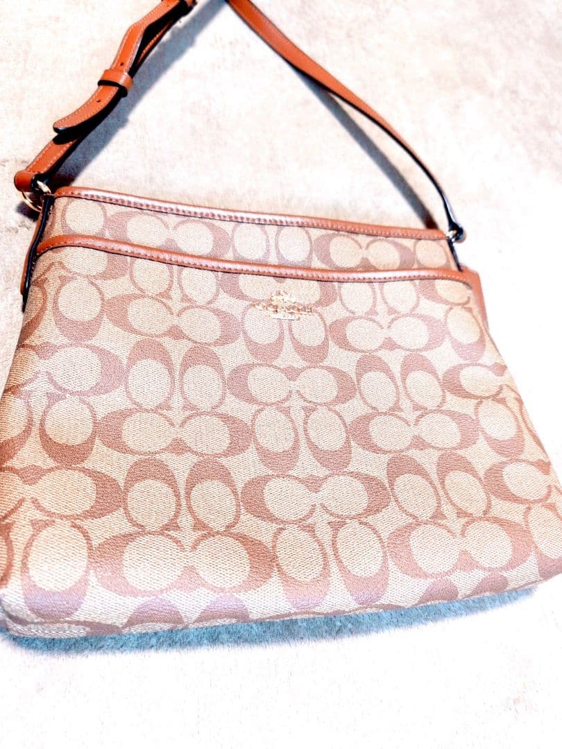 【美品】Coach ベージュ ショルダーバッグ