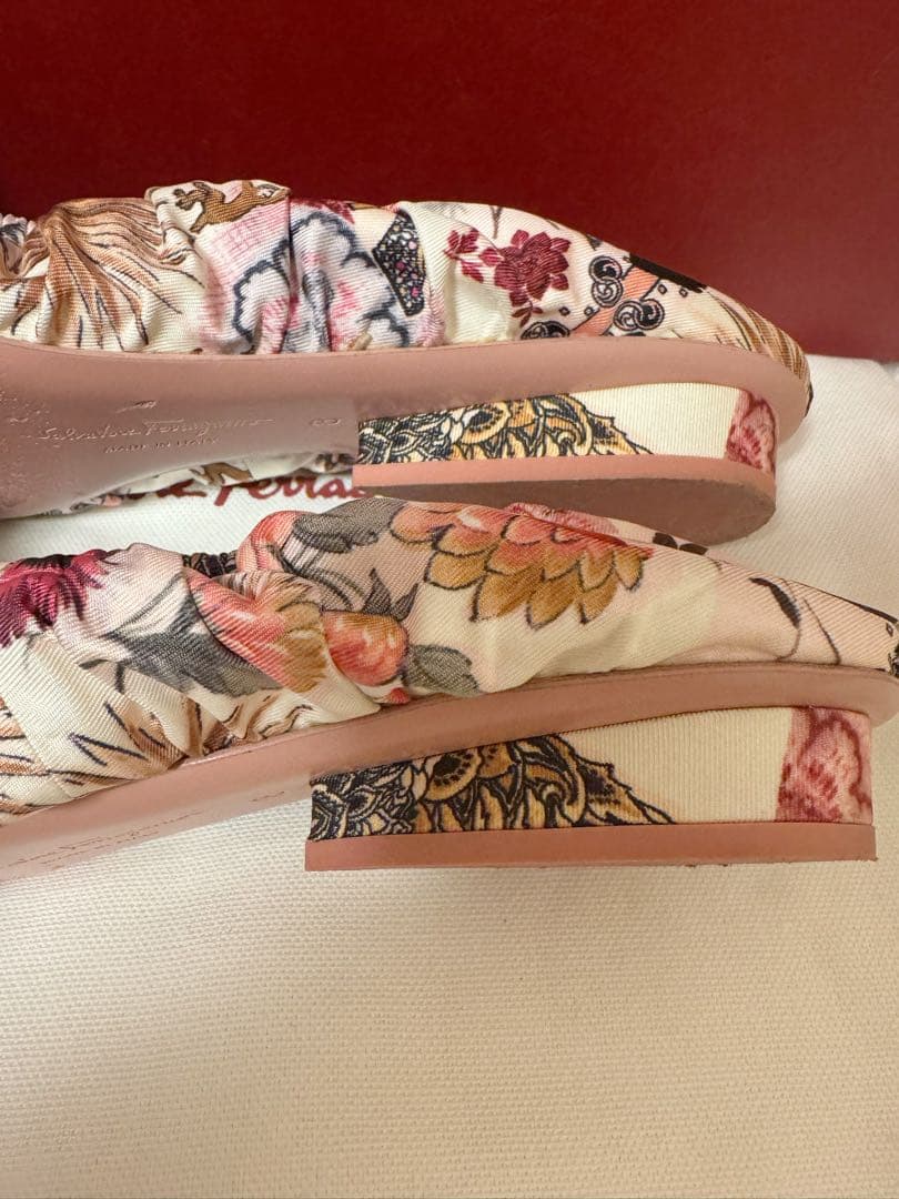 お値下げ♪フェラガモ フラットシューズ